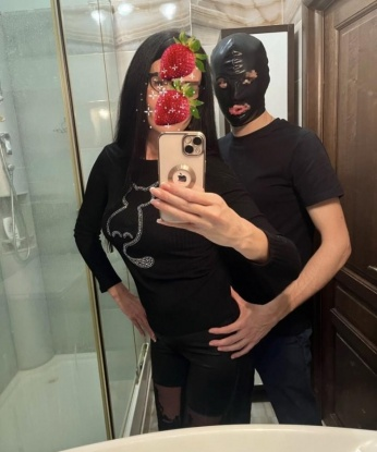 Мои услуги станут для тебя настоящим блаженством - я мастерица своего дела. Буду радовать тебя своим нежным прикосновением, проводя руками по твоему телу и позволяя забыть обо всем. У меня есть много возможностей для нашего удовольствия, и я готова показать их тебе. Фото ждут тебя в моем альбоме, чтобы ты мог представить, какая я красотка. Я живу в Москве и готова встретиться с тобой в любое время. Мы сможем провести незабываемое время вместе. Отзывы моих клиентов говорят сами за себя - я всегда наполняю их жизнь страстью и наслаждением. 💋 Лена